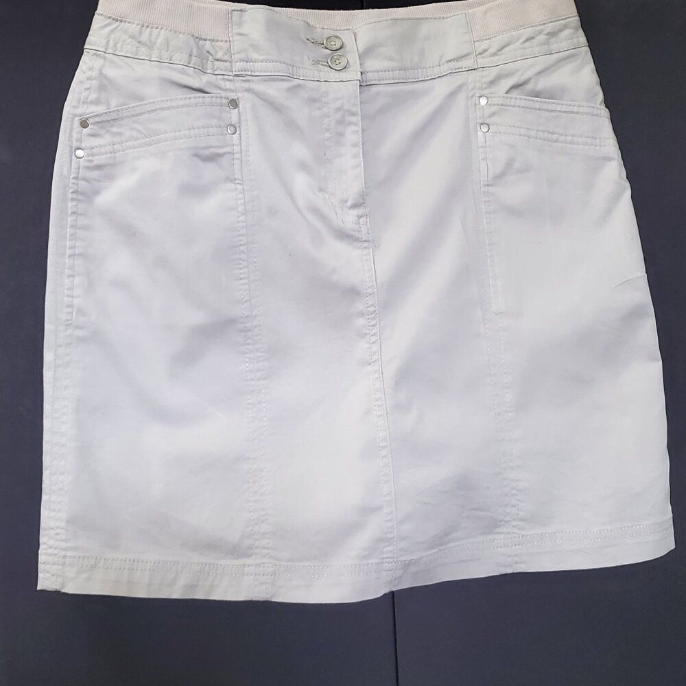 Women’s Beige Skort by Karen Scott Size 8 Petite
